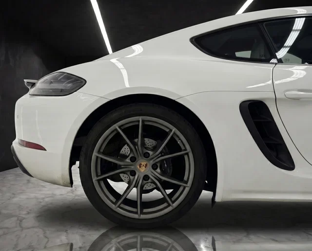 PORSCHE 718 Cayman